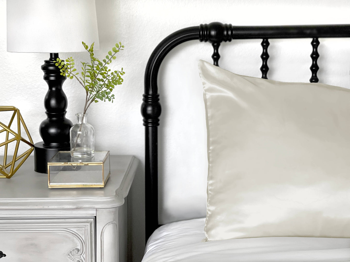 Single STD/Queen Satin Pillowcase