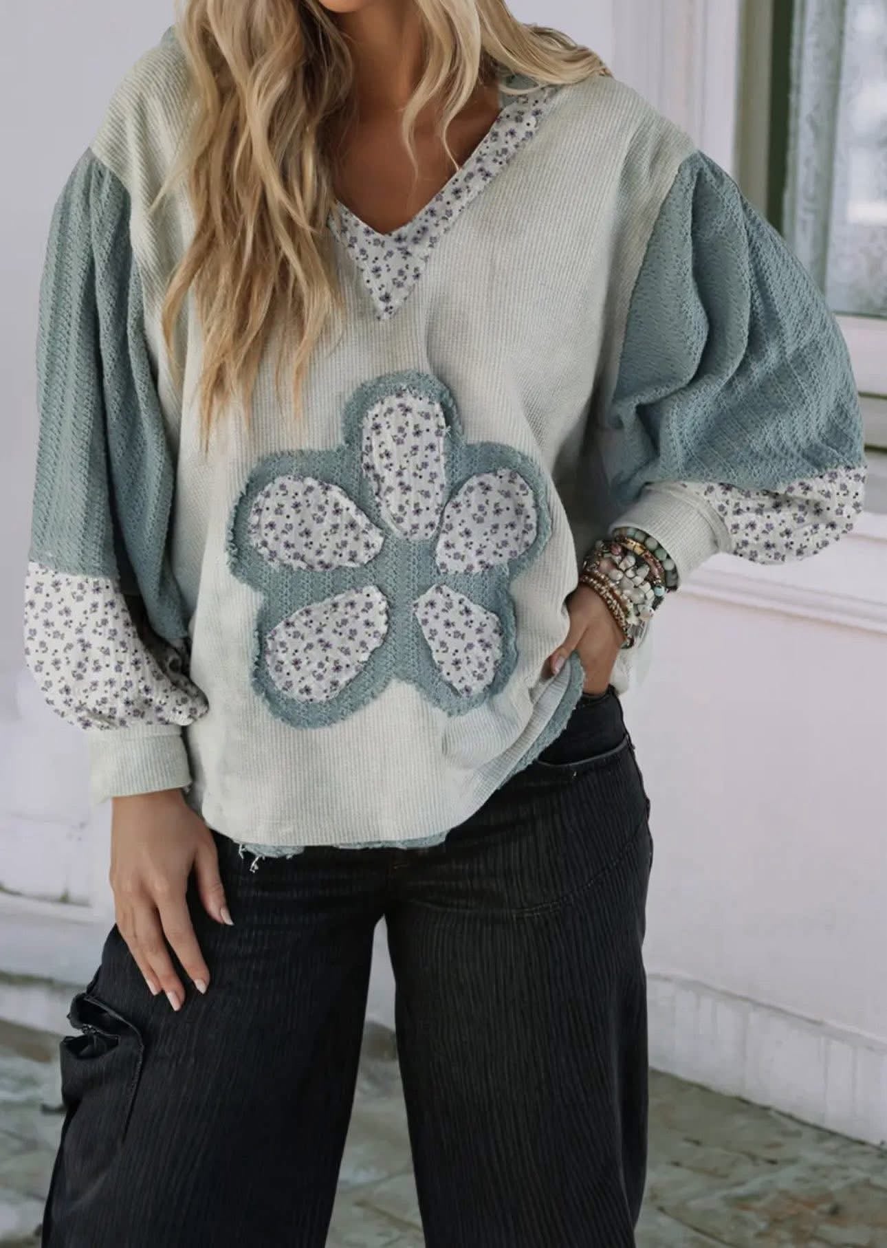 Textured Colorblock Lantern Sleeve Top with Hood